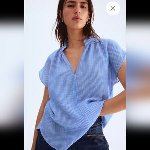 H & M SEALED! NWT! 100% Cotton Muslin Blouse in Striped Blue. Sz Sm. R2S!!